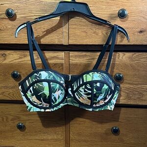 Women’s Swim Top (12/L)